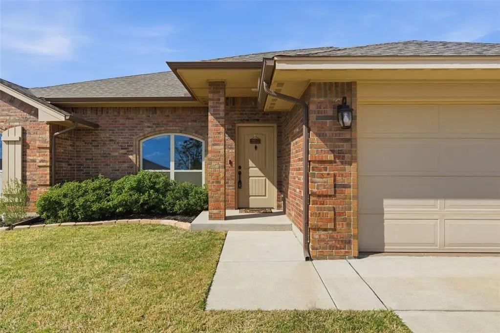 Photo 3 — 3807 Mistwood Place, Norman, OK 73026