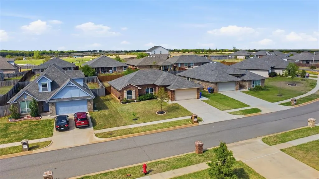 Photo 27 — 3807 Mistwood Place, Norman, OK 73026