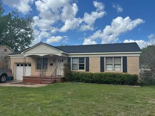Sold home at 924 W Choctaw Street