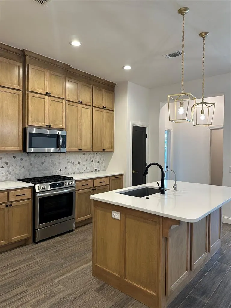 Photo 13 — 16305 Steppe Drive, Oklahoma City, OK 73170