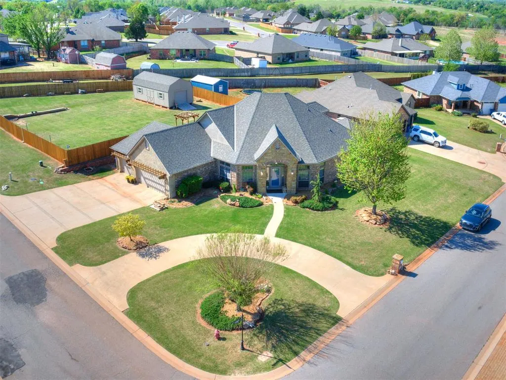 Photo 5 — 221 Penny Circle, Guthrie, OK 73044