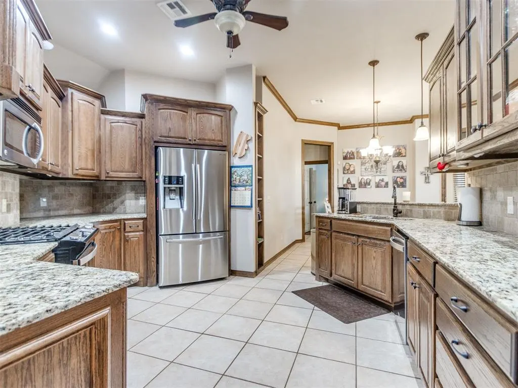 Photo 14 — 221 Penny Circle, Guthrie, OK 73044