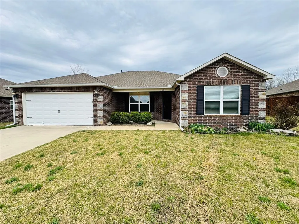 Front exterior — 1307 W Missouri Avenue, Claremore, OK 74019