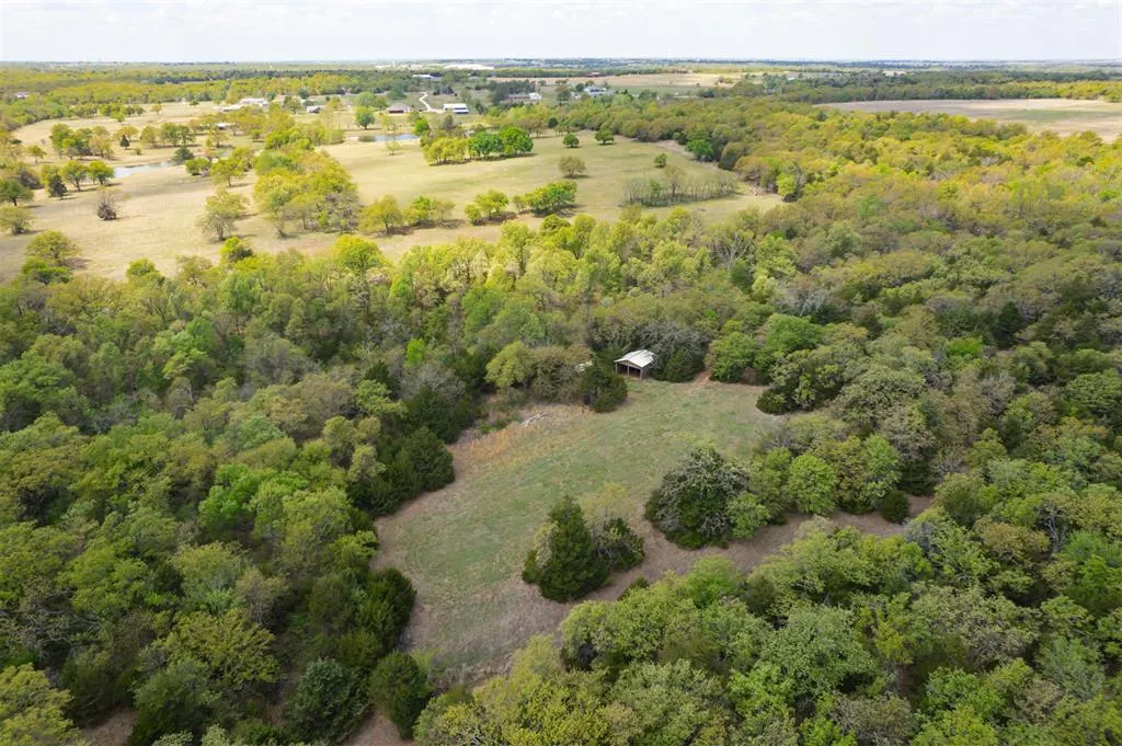 Photo 2 — 9925 S Anderson Road, Guthrie, OK 73044