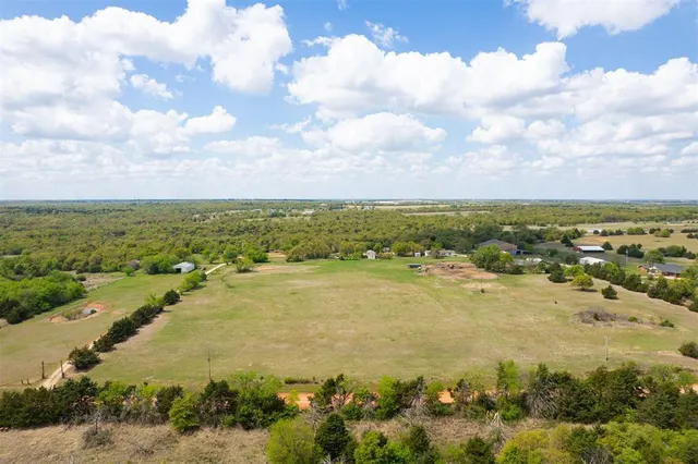 Photo 8 — 9925 S Anderson Road, Guthrie, OK 73044