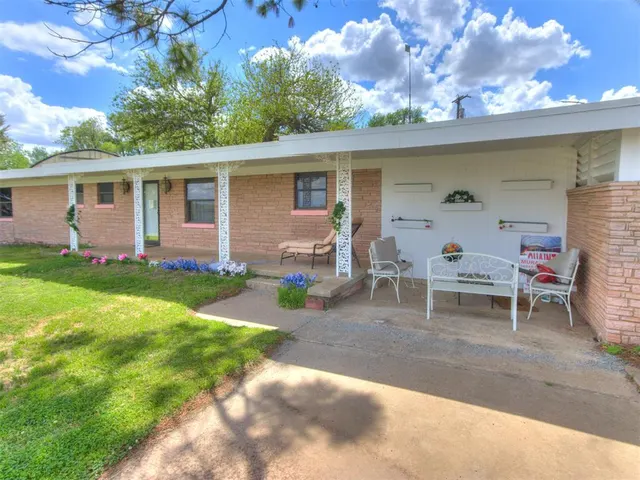 Photo 2 — 2200 Highway 81, Chickasha, OK 73018