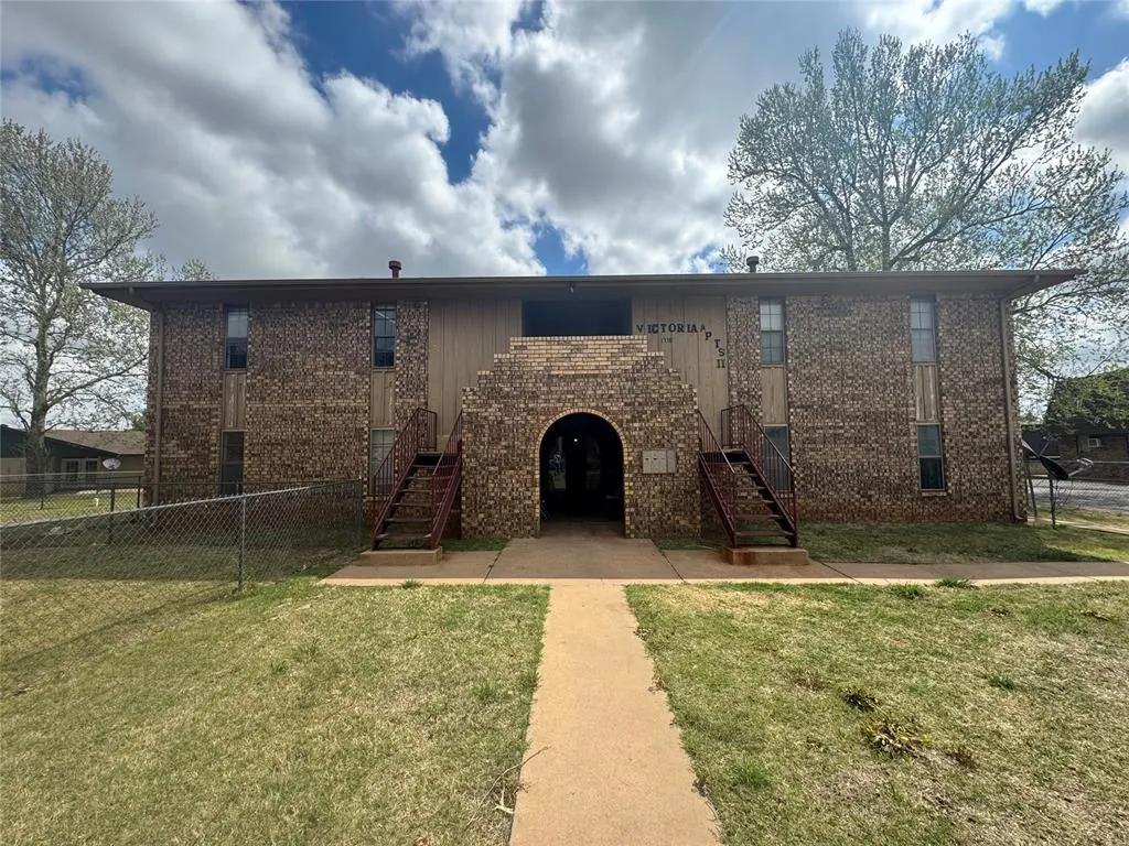 Photo 6 — 1338 N Washington Avenue, Weatherford, OK 73096