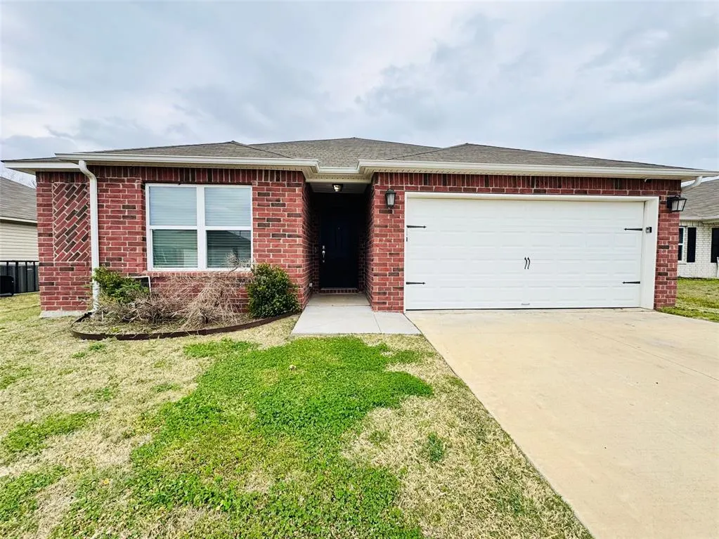 Front exterior — 14236 N 73rd Avenue, Collinsville, OK 74021
