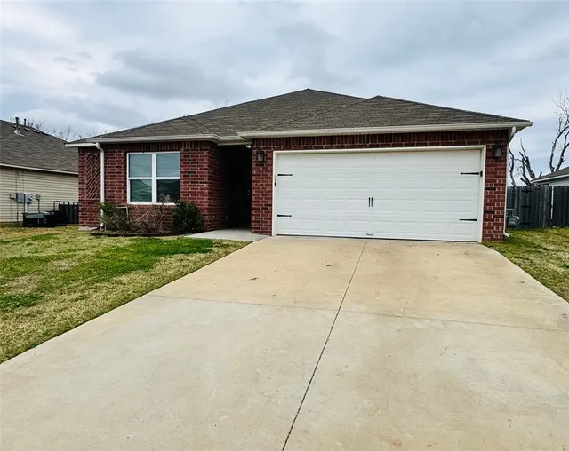 Photo 2 — 14236 N 73rd Avenue, Collinsville, OK 74021