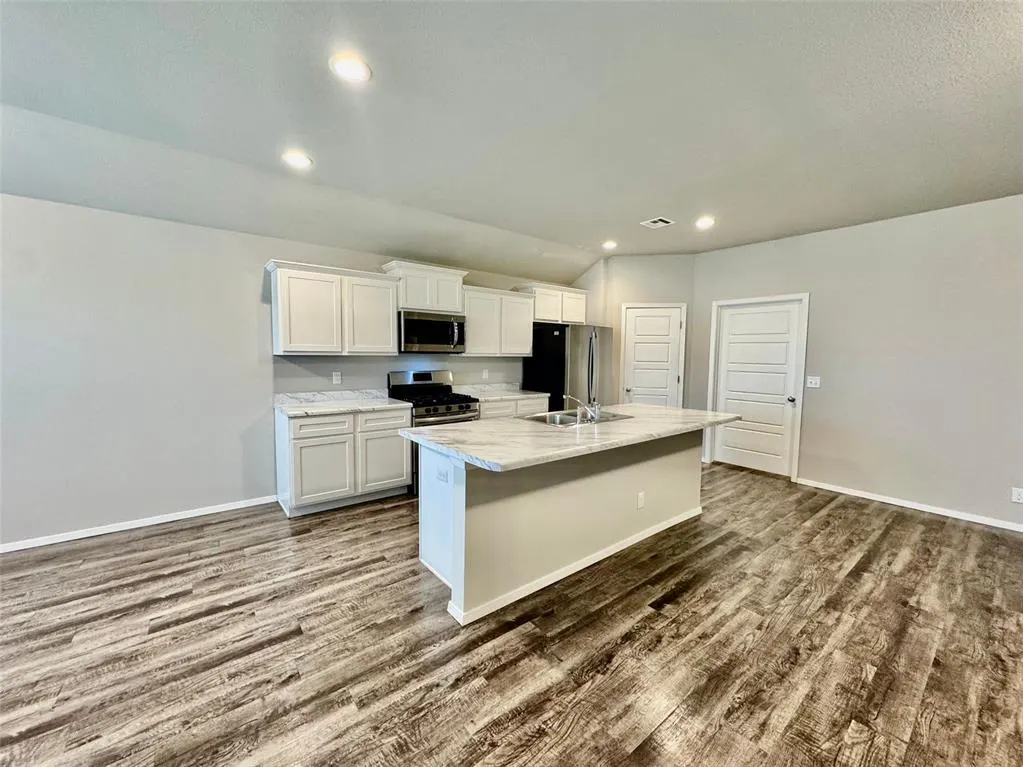 Photo 9 — 14236 N 73rd Avenue, Collinsville, OK 74021