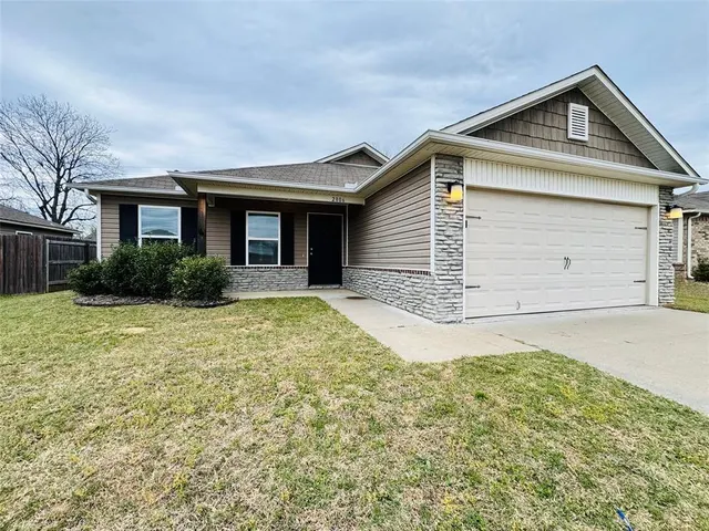 Front exterior — 2806 E Pittsburg Street, Broken Arrow, OK 74014