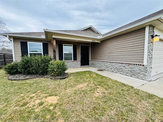 Photo 2 — 2806 E Pittsburg Street, Broken Arrow, OK 74014