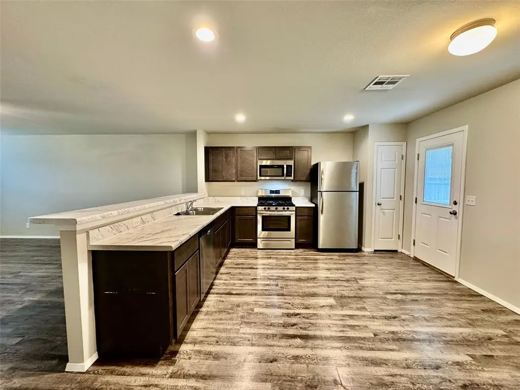 Photo 6 — 2806 E Pittsburg Street, Broken Arrow, OK 74014