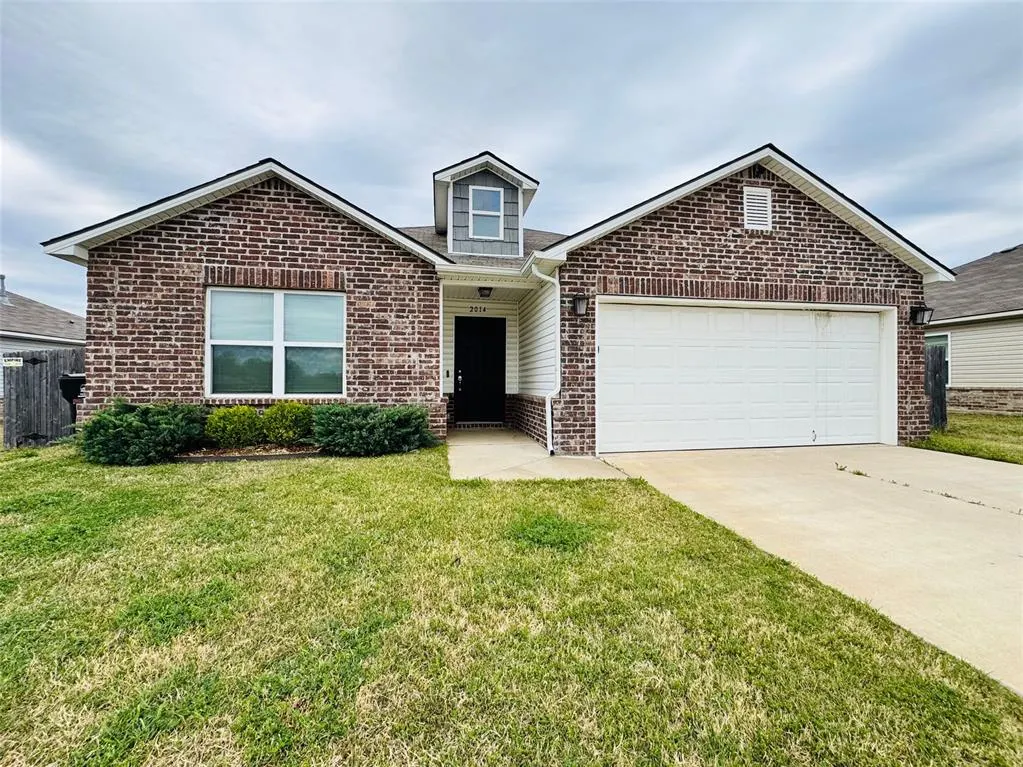 Front exterior — 2014 S 15th Street, Broken Arrow, OK 74012