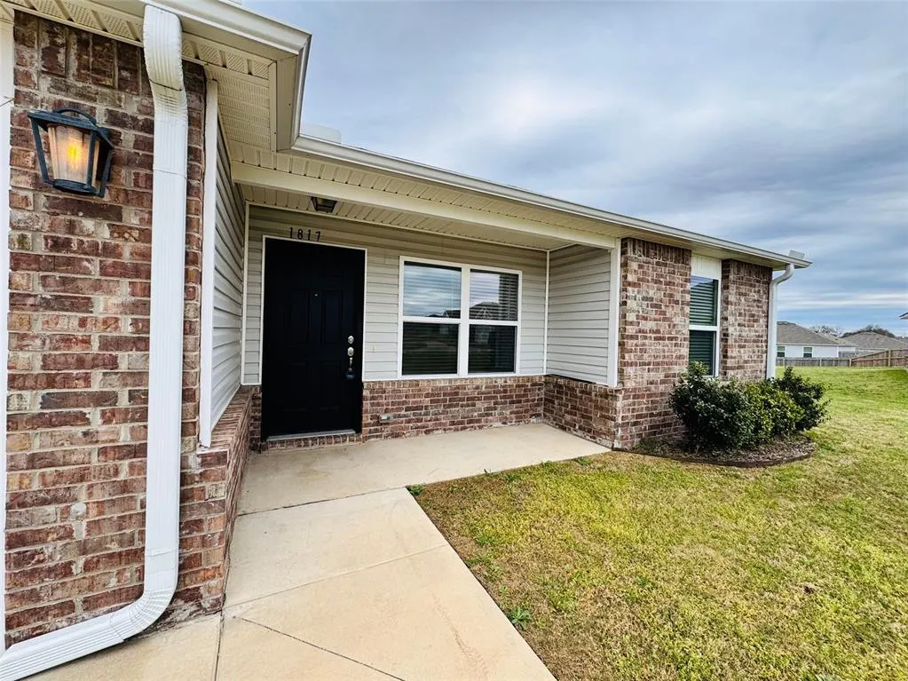 Photo 2 — 1817 S 15th Street, Broken Arrow, OK 74012