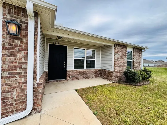 Photo 2 — 1817 S 15th Street, Broken Arrow, OK 74012
