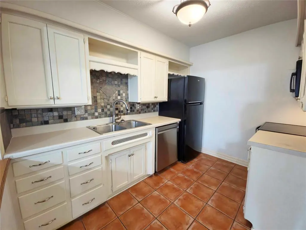 Photo 9 — 6806 NW 45th Street, Bethany, OK 73008