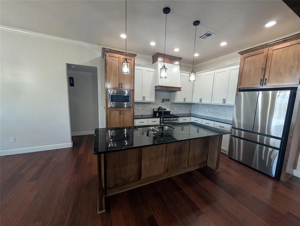 Photo 9 — 405 NW 115th Street, Oklahoma City, OK 73114