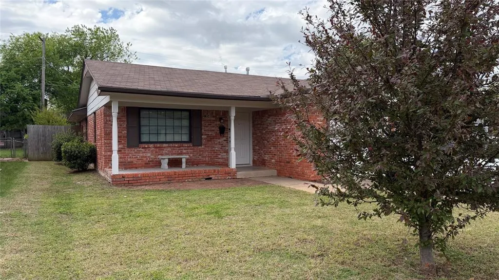 Photo 2 — 1304 NW 105th Terrace, Oklahoma City, OK 73114