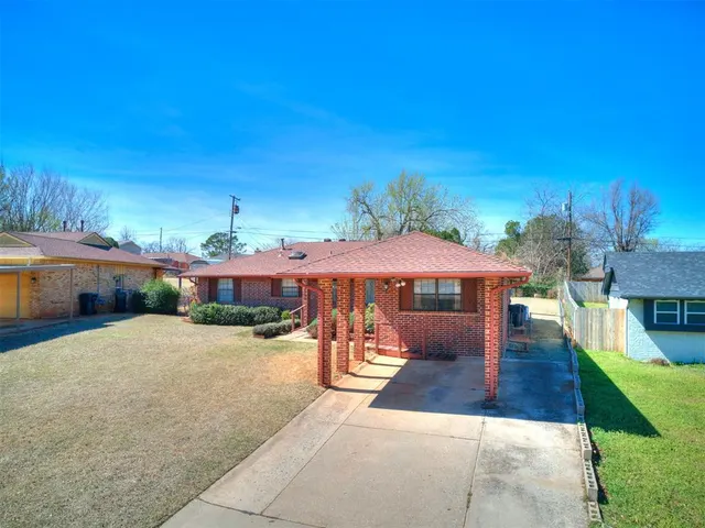 Photo 2 — 5725 N Rhode Island Avenue, Oklahoma City, OK 73111