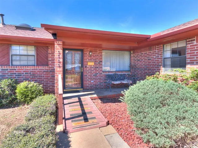 Photo 4 — 5725 N Rhode Island Avenue, Oklahoma City, OK 73111