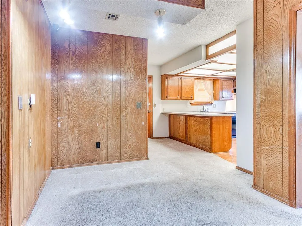 Photo 13 — 5725 N Rhode Island Avenue, Oklahoma City, OK 73111