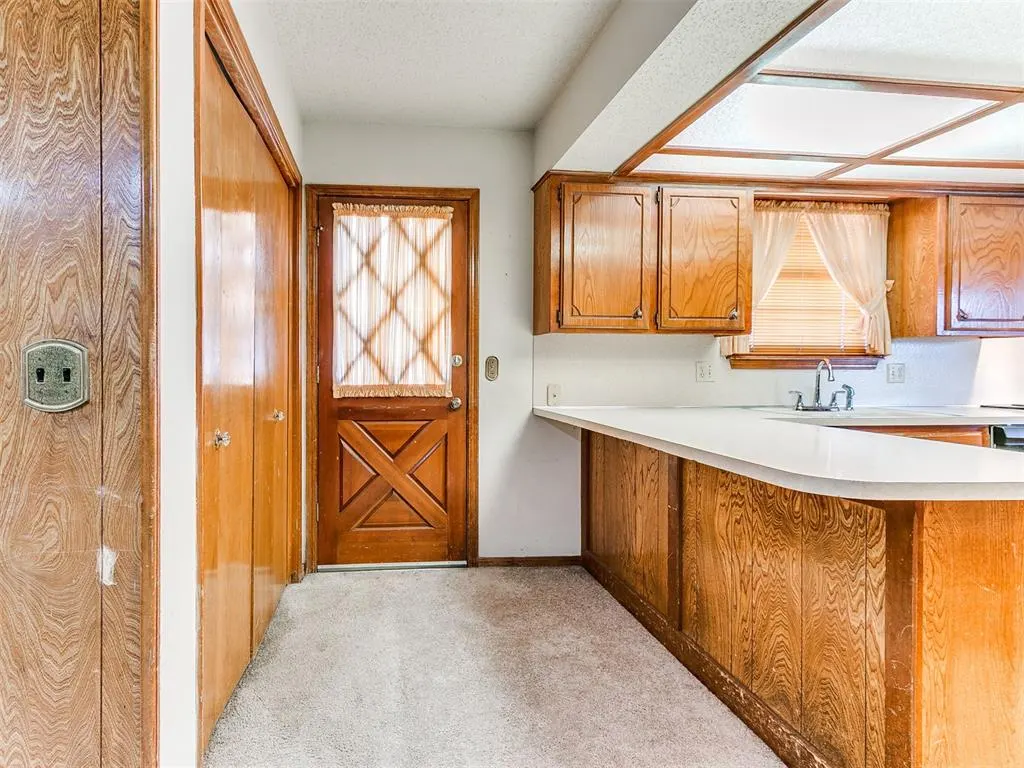 Photo 14 — 5725 N Rhode Island Avenue, Oklahoma City, OK 73111