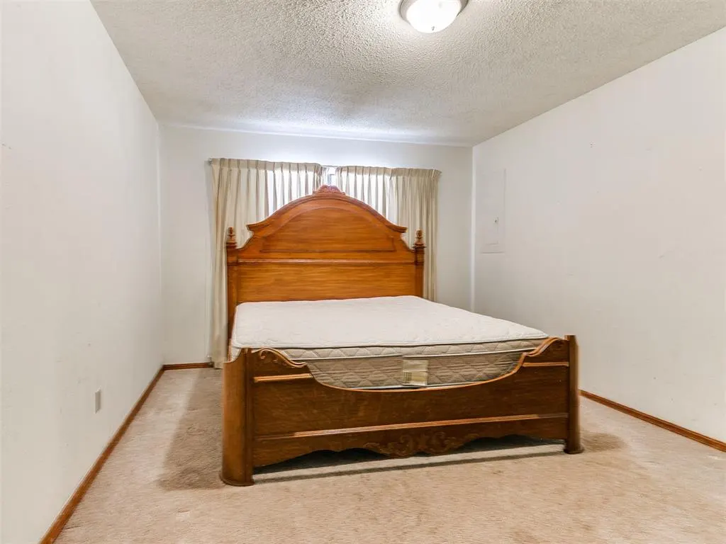 Photo 25 — 5725 N Rhode Island Avenue, Oklahoma City, OK 73111