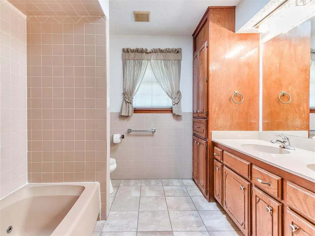 Photo 30 — 5725 N Rhode Island Avenue, Oklahoma City, OK 73111