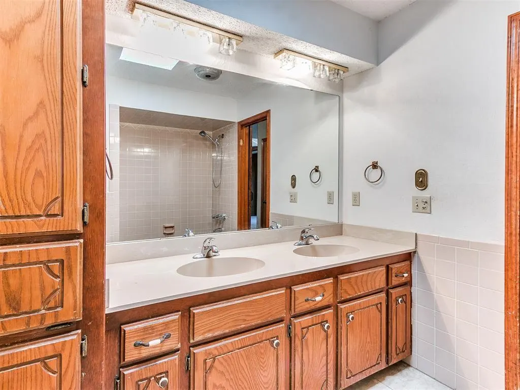 Photo 31 — 5725 N Rhode Island Avenue, Oklahoma City, OK 73111