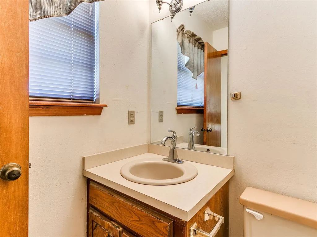 Photo 37 — 5725 N Rhode Island Avenue, Oklahoma City, OK 73111