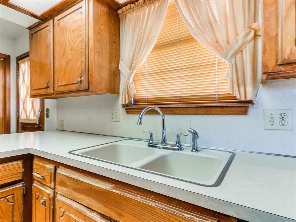 Photo 18 — 5725 N Rhode Island Avenue, Oklahoma City, OK 73111