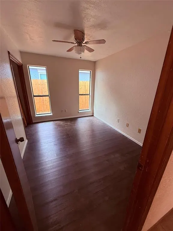 Photo 4 — 2007 Oakhurst Avenue, Norman, OK 73071