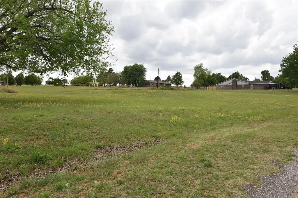 Photo 2 — 2915 Sharon Gale Drive, Guthrie, OK 73044