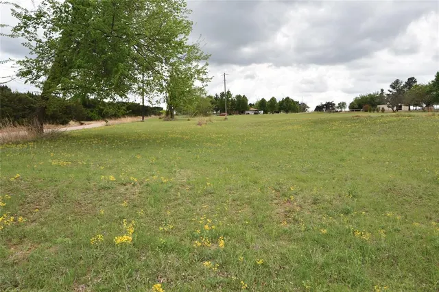 Photo 4 — 2915 Sharon Gale Drive, Guthrie, OK 73044