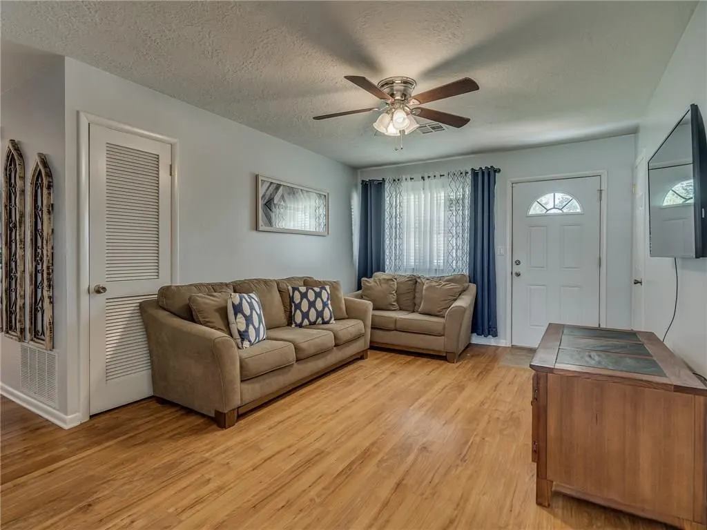 Photo 3 — 819 E Mosier Street, Norman, OK 73071