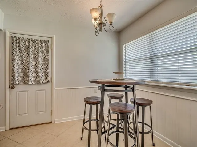 Photo 5 — 819 E Mosier Street, Norman, OK 73071