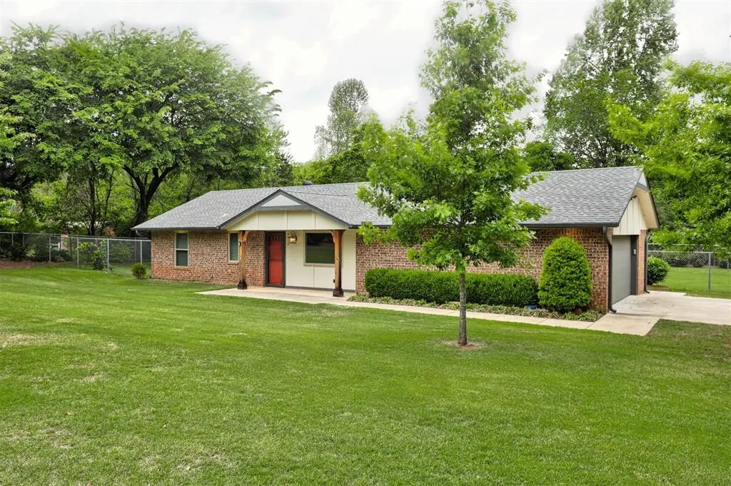Photo 3 — 4918 Willowood Way, Norman, OK 73026