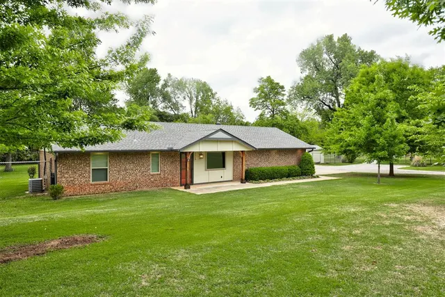 Photo 4 — 4918 Willowood Way, Norman, OK 73026