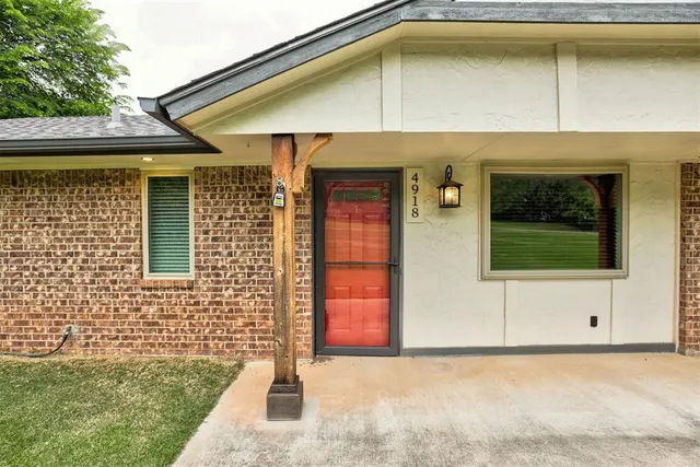 Photo 2 — 4918 Willowood Way, Norman, OK 73026