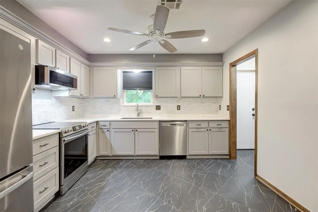 Photo 12 — 4918 Willowood Way, Norman, OK 73026