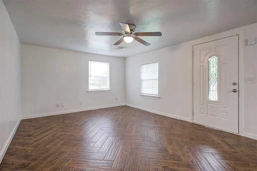 Photo 7 — 3600 SW 41st Street, Oklahoma City, OK 73119