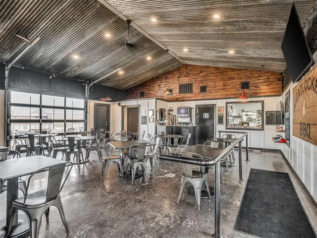 Photo 4 — 106 NW 4th Street, Lindsay, OK 73052