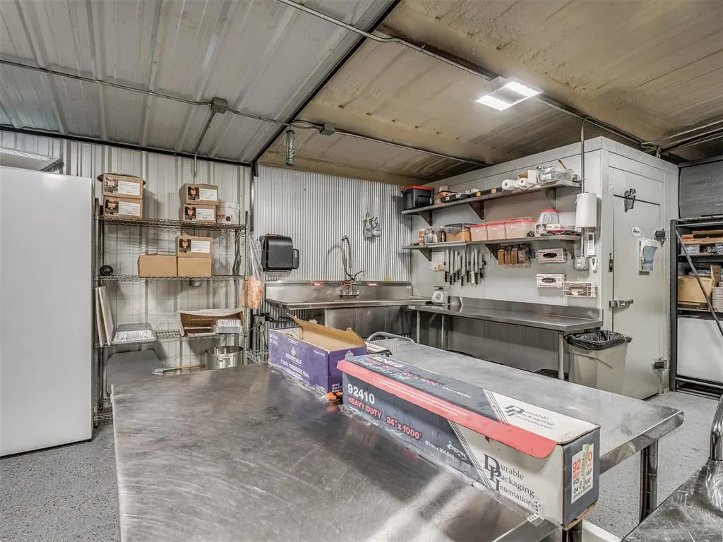 Photo 21 — 106 NW 4th Street, Lindsay, OK 73052