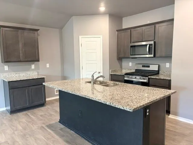 Photo 5 — 14204 S Babbling Brook Drive, Oklahoma City, OK 73078