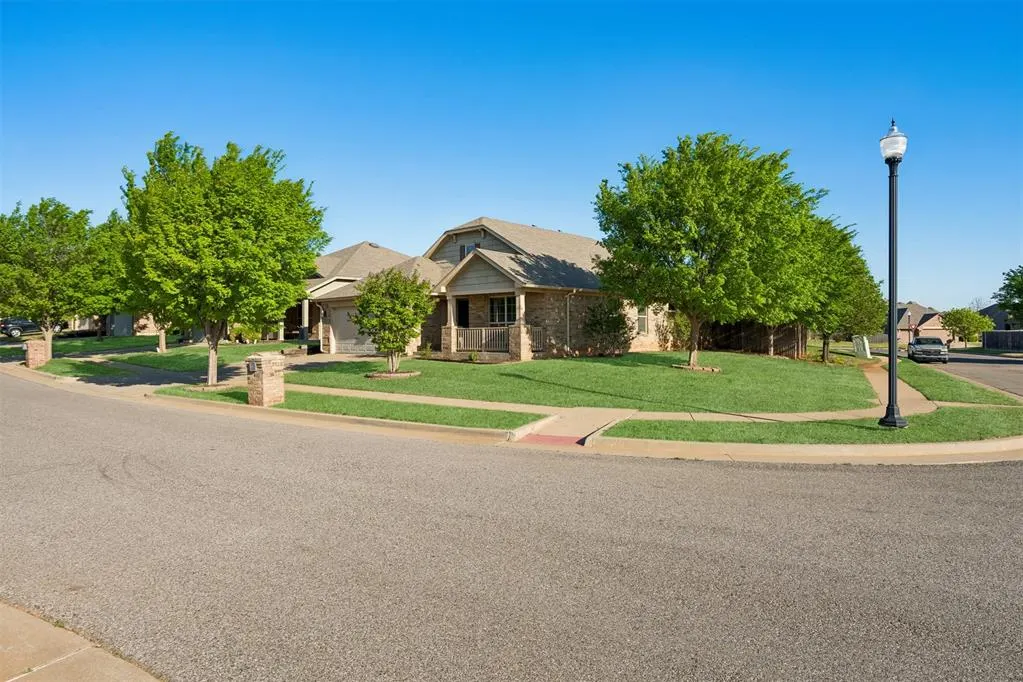 Photo 2 — 11425 NW 131st Street, Piedmont, OK 73078