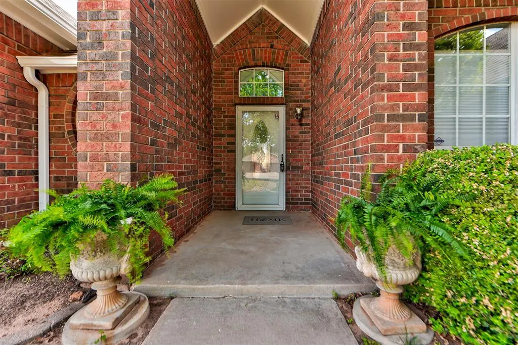 Photo 3 — 608 N Remington Way, Mustang, OK 73064