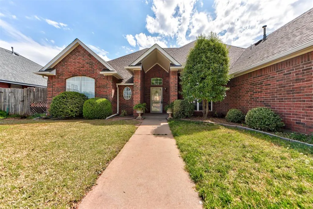 Photo 4 — 608 N Remington Way, Mustang, OK 73064