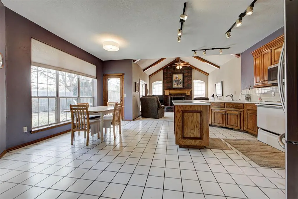 Photo 14 — 608 N Remington Way, Mustang, OK 73064