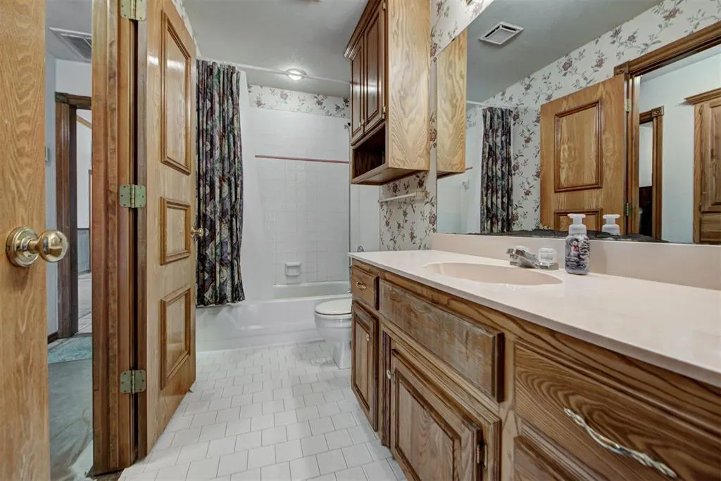 Photo 49 — 608 N Remington Way, Mustang, OK 73064